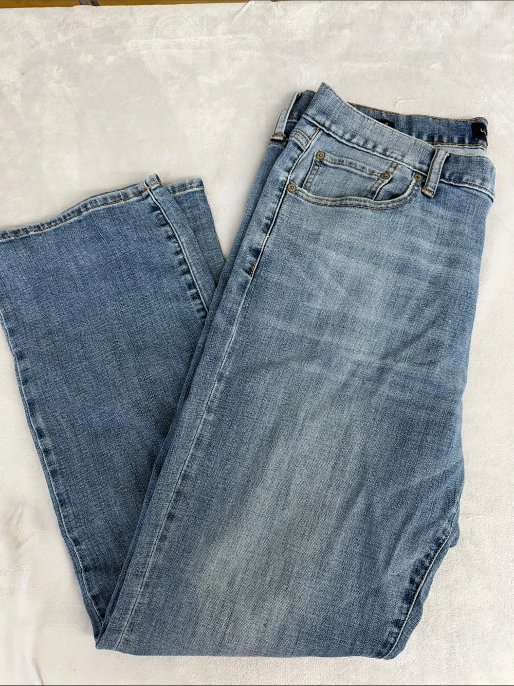 Lucky Brand Men's Washed Blue Relaxed Fit Jeans